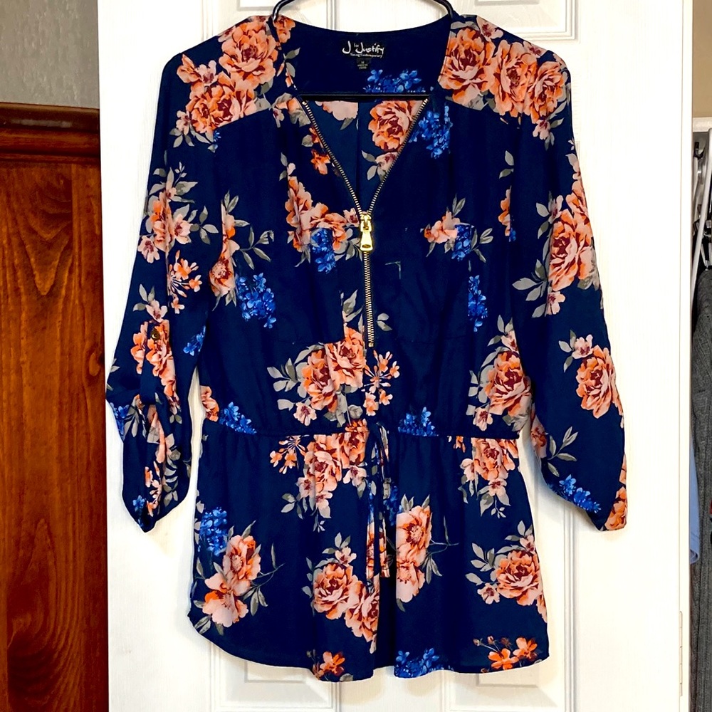 Quarter sleeve blouse